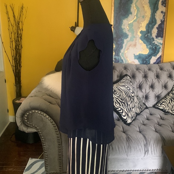 Navy blue cap sleeve blouse - Picture 4 of 7